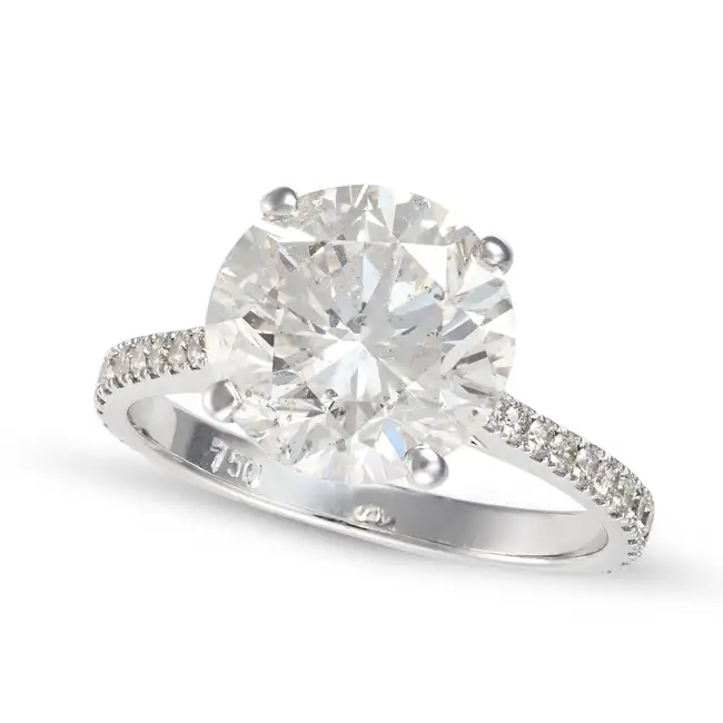 NO RESERVE - A FINE 4.22 CARAT SOLITAIRE DIAMOND RING in 18ct white gold, set with a round brilliant