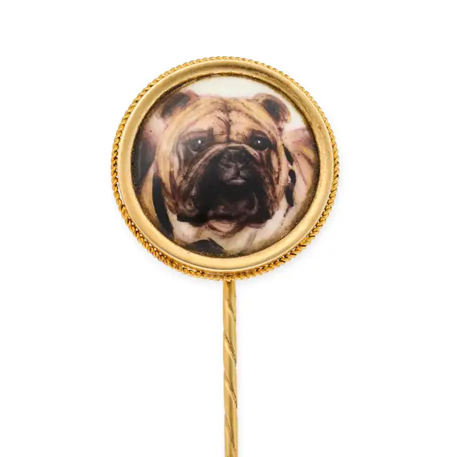 AN ANTIQUE EDWARDIAN ENAMEL DOG STICK / TIE PIN, CIRCA 1902 set with enamelled portrait of a Shar