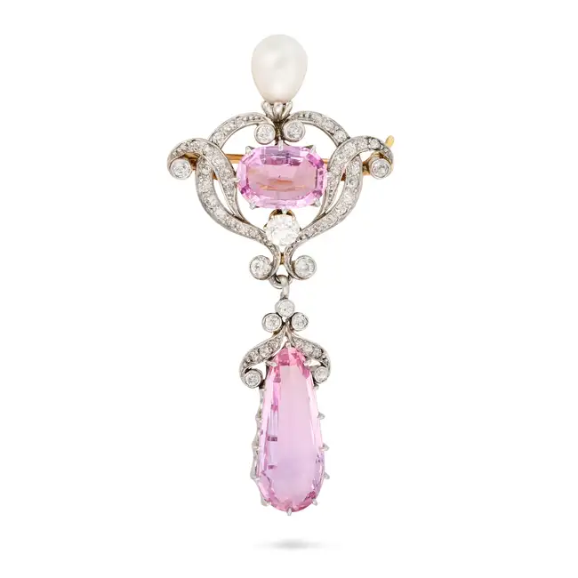 A FINE ANTIQUE EDWARDIAN PINK TOPAZ, PEARL AND DIAMOND BROOCH / PENDANT in yellow gold and platinum,