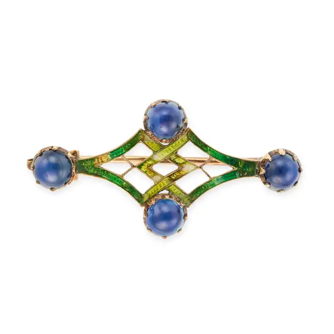 NO RESERVE - AN ANTIQUE SAPPHIRE AND ENAMEL BROOCH / PENDANT in yellow gold, the openwork brooch