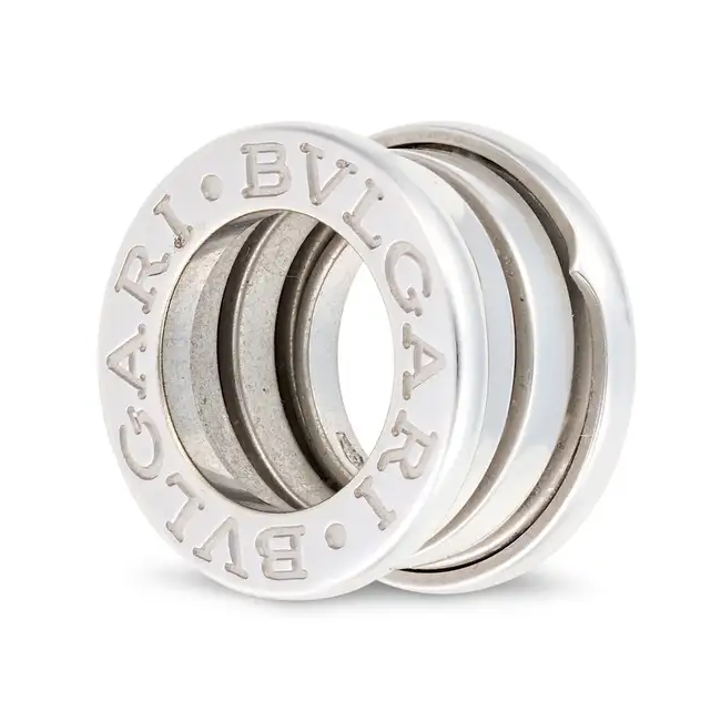 BULGARI, A B.ZERO1 PENDANT in 18ct white gold, the pendant with engraved lettering 'BVLGARI' to