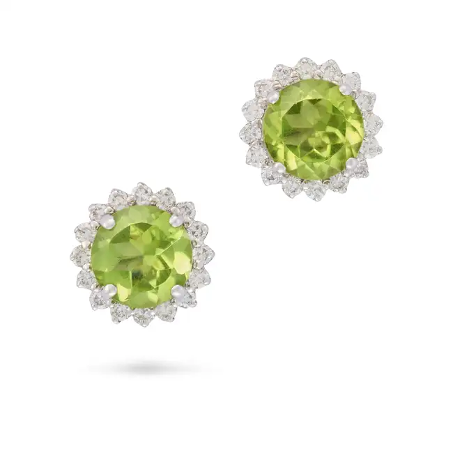 NO RESERVE - A PAIR OF PERIDOT AND DIAMOND CLUSTER STUD EARRINGS in 18ct white gold, each set with a