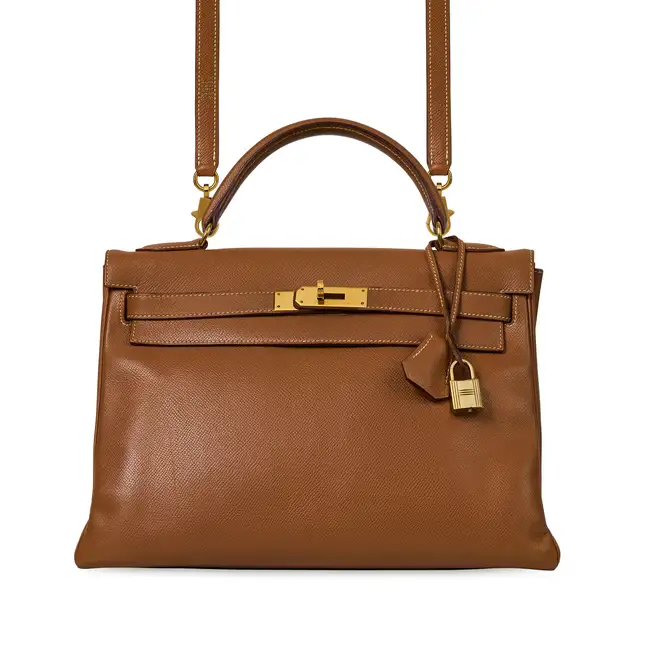 NO RESERVE - HERMÈS GOLD COURCHEVEL KELLY RETOURNE 32 BAG  Condition grade C+.  Gold Courchevel
