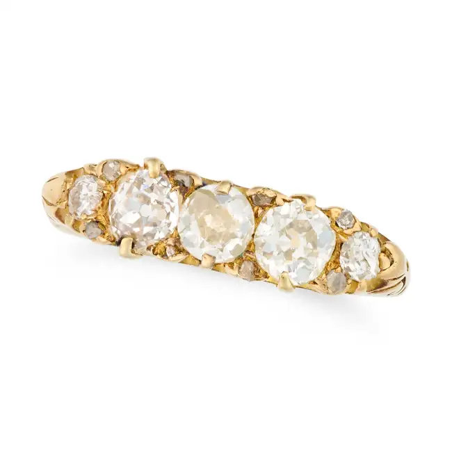 NO RESERVE - AN ANTIQUE OLD CUT DIAMOND FIVE STONE RING in 18ct yellow gold, set with five graduated