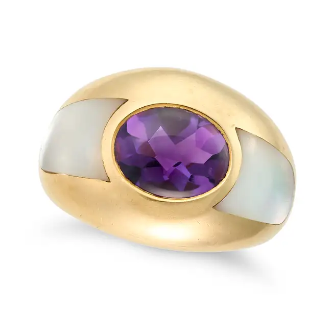 NO RESERVE - MAUBOUSSIN, AN AMETHYST AND MOTHER OF PEARL ALOHA RING in 18ct yellow gold, set with
