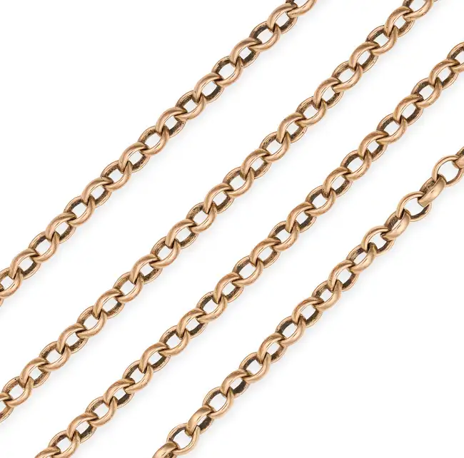 AN ANTIQUE GOLD CHAIN NECKLACE comprising a trace chain, no assay marks, 122.0cm, 30.7g.