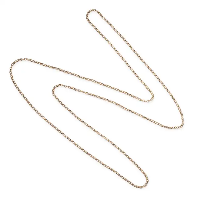 AN ANTIQUE GOLD CHAIN NECKLACE comprising a trace chain, no assay marks, 122.0cm, 30.7g.