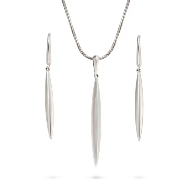 NO RESERVE - TIFFANY & CO., A FEATHER PENDANT NECKLACE AND EARRINGS SET in 18ct white gold, the