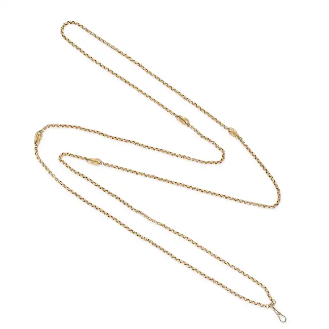 AN ANTIQUE GOLD GUARD CHAIN SAUTOIR NECKLACE in 9ct yellow gold, comprising a row of fancy links