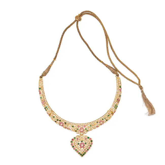 AN INDIAN PEARL, RUBY AND EMERALD HEART NECKLACE, EARRINGS AND RING SUITE the necklace comprising