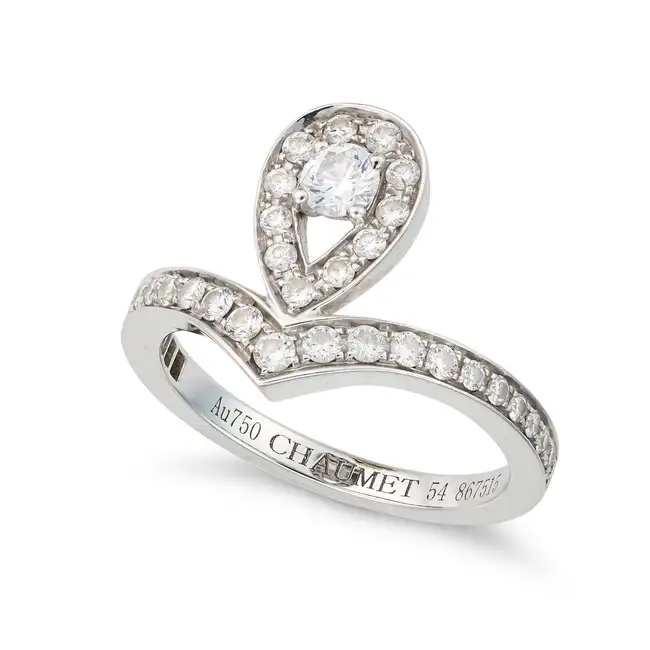 CHAUMET, A DIAMOND JOSEPHINE AIGRETTE RING in 18ct white gold, set with a round brilliant cut