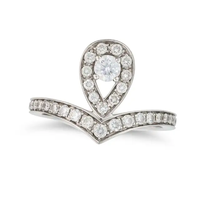 CHAUMET, A DIAMOND JOSEPHINE AIGRETTE RING in 18ct white gold, set with a round brilliant cut