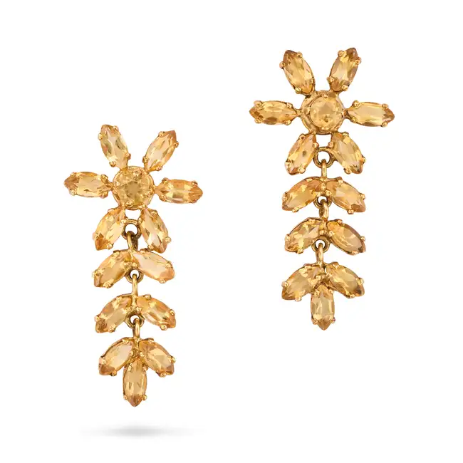A CITRINE NECKLACE, BRACELET AND EARRINGS SUITE the foliate style necklace set throughout with