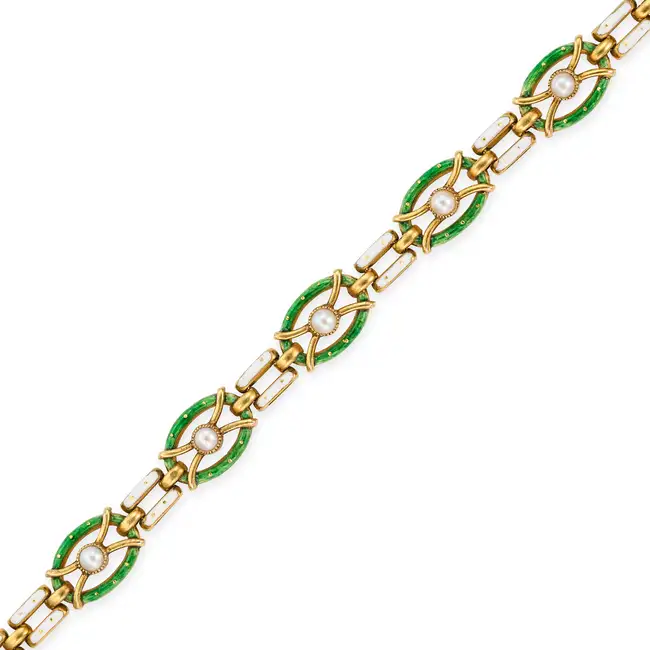 AN ANTIQUE PEARL AND ENAMEL BRACELET in yellow gold, comprising a row of brick links decorated