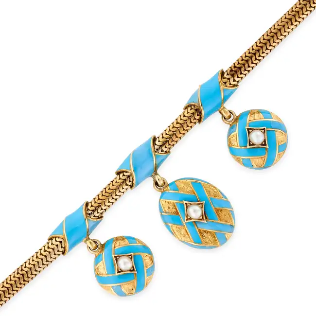AN ANTIQUE VICTORIAN PEARL AND ENAMEL BRACELET in yellow gold, comprising a snake link chain