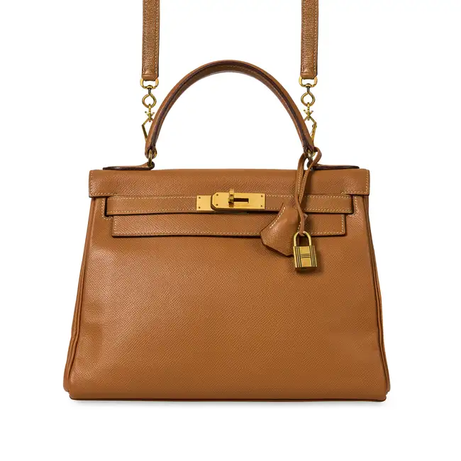 NO RESERVE - HERMÈS GOLD COURCHEVEL KELLY RETOURNE 28 BAG  Condition grade C+.  Gold Courchevel