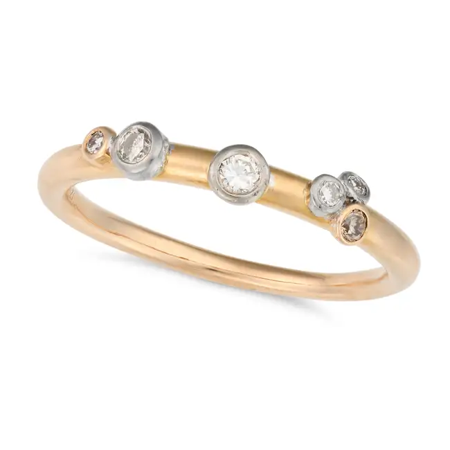 NO RESERVE - A DIAMOND BUBBLE BAND RING in 18ct yellow gold, the band ring set with round