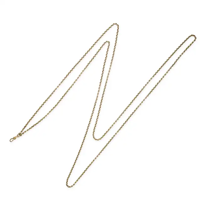 AN ANTIQUE GOLD GUARD CHAIN NECKLACE in yellow gold, comprising a row of oval links terminating with