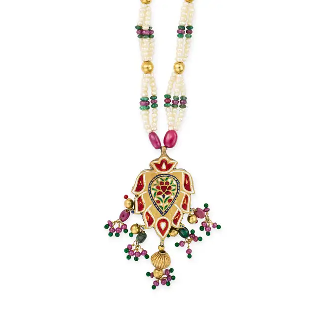 AN INDIAN RUBY, DIAMOND, EMERALD AND PEARL NECKLACE the pendant set to the centre with a green paste