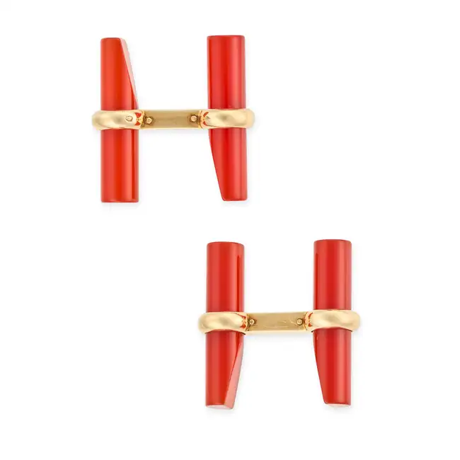 VAN CLEEF & ARPELS, A PAIR OF CARNELIAN CUFFLINKS in 18ct yellow gold, each set with polished
