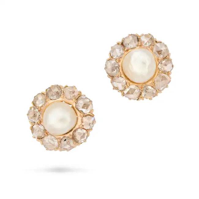 AN ANTIQUE NATURAL PEARL AND DIAMOND BANGLE, EARRINGS AND RING SUITE in yellow gold, the hinged