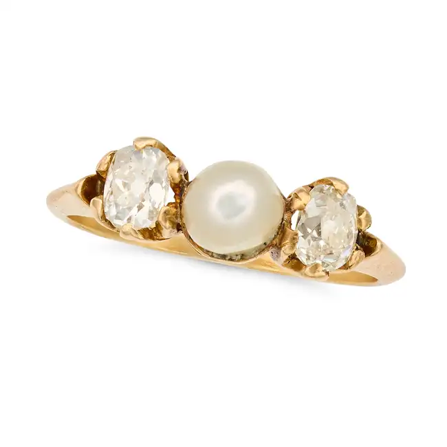 AN ANTIQUE NATURAL PEARL AND DIAMOND BANGLE, EARRINGS AND RING SUITE in yellow gold, the hinged