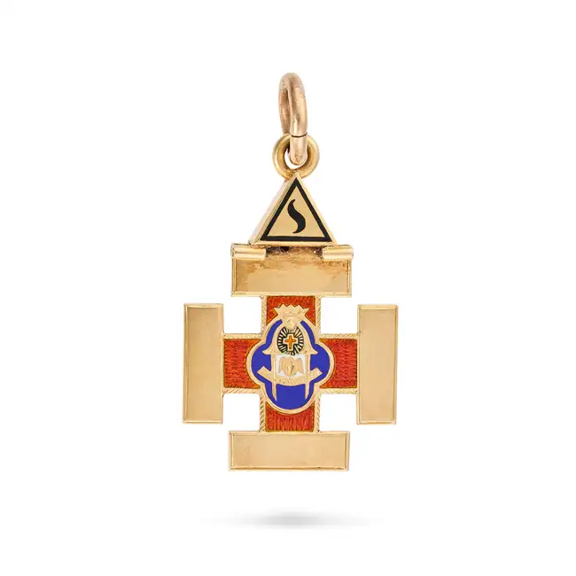 AN ENAMEL SCOTTISH RITE MASONIC PENDANT designed as a cross, decorated with black, blue and orange