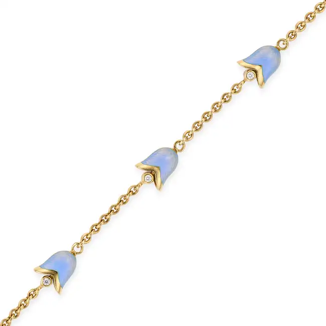 VICTOR MAYER FOR FABERGE, A DIAMOND AND ENAMEL LILY OF THE VALLEY BRACELET in 18ct yellow gold,