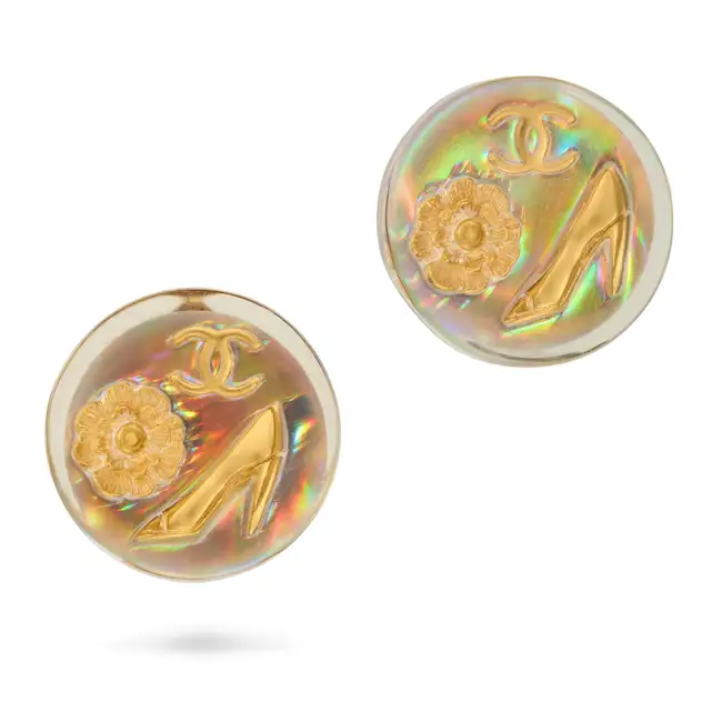 CHANEL, A PAIR OF ROUND HOLOGRAPHIC CLIP EARRINGS comprising round holographic earrings with