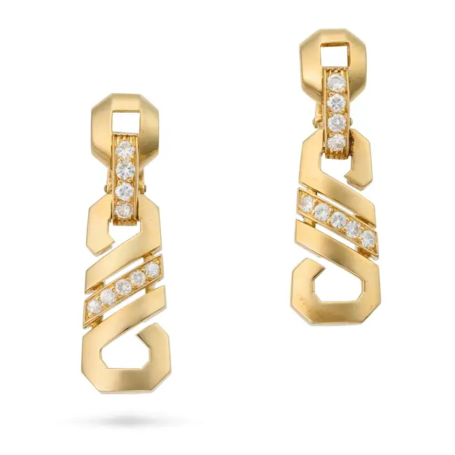 CARTIER, A PAIR OF VINTAGE DIAMOND FOXTROT DROP EARRINGS in 18ct yellow gold, each earring in