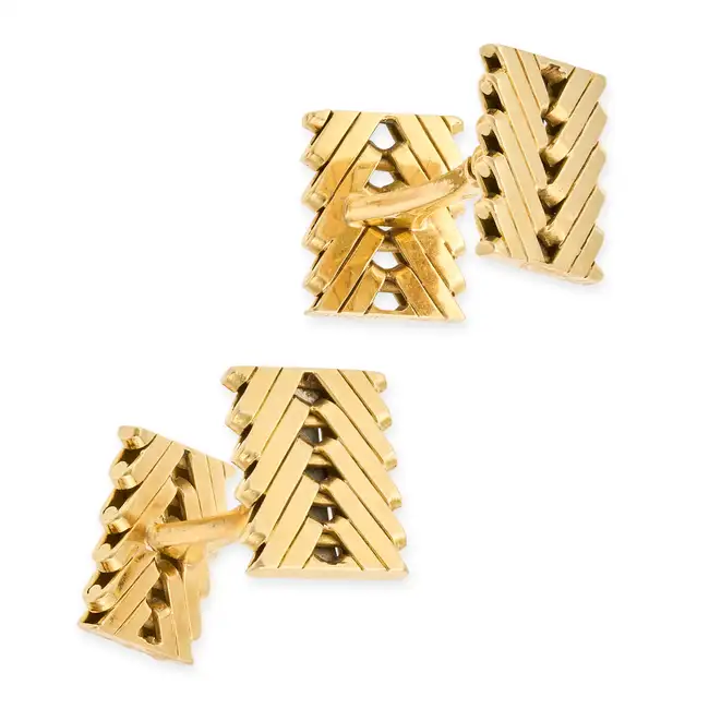 GEORGES L'ENFANT FOR VAN CLEEF & ARPELS, A PAIR OF GOLD CUFFLINKS in 18ct yellow gold, each link