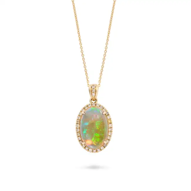 AN OPAL AND DIAMOND PENDANT NECKLACE in 14ct yellow gold, the pendant set with an oval cabochon opal