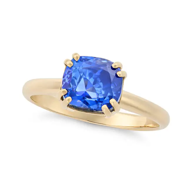 AN IMPORTANT AND RARE 4.56 CARAT KASHMIR SAPPHIRE RING set with a cushion cut sapphire of 4.56