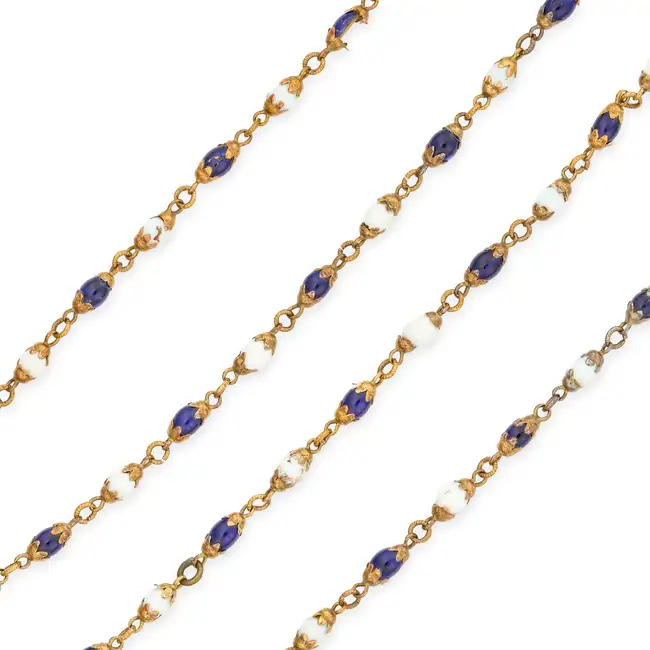 NO RESERVE - AN ANTIQUE BEAD NECKLACE, 19TH CENTURY comprising a row of blue and white glass