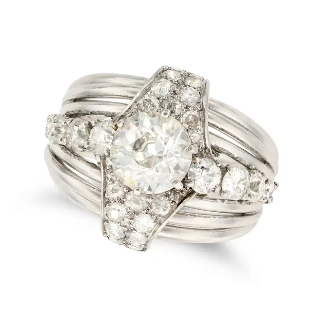 MONTURE BOUCHERON, A DIAMOND DRESS RING in platinum, set with an old European cut diamond of