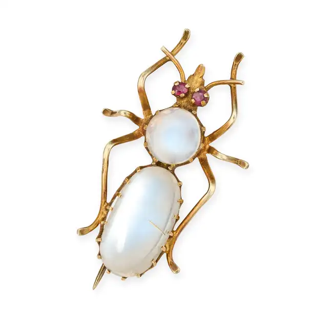 NO RESERVE - AN ANTIQUE MOONSTONE AND RUBY INSECT BROOCH designed as an insect, the body set with