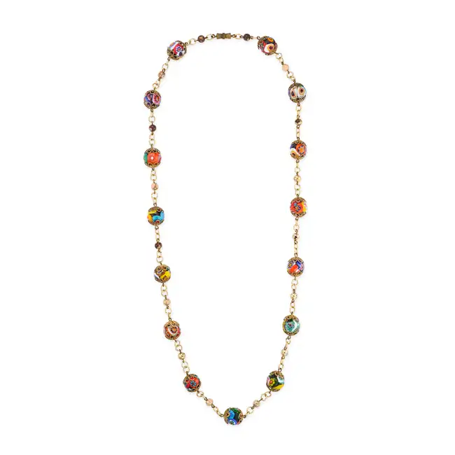 NO RESERVE - A VINTAGE VENETIAN GLASS BEAD NECKLACE comprising a row of coloured Venetian glass