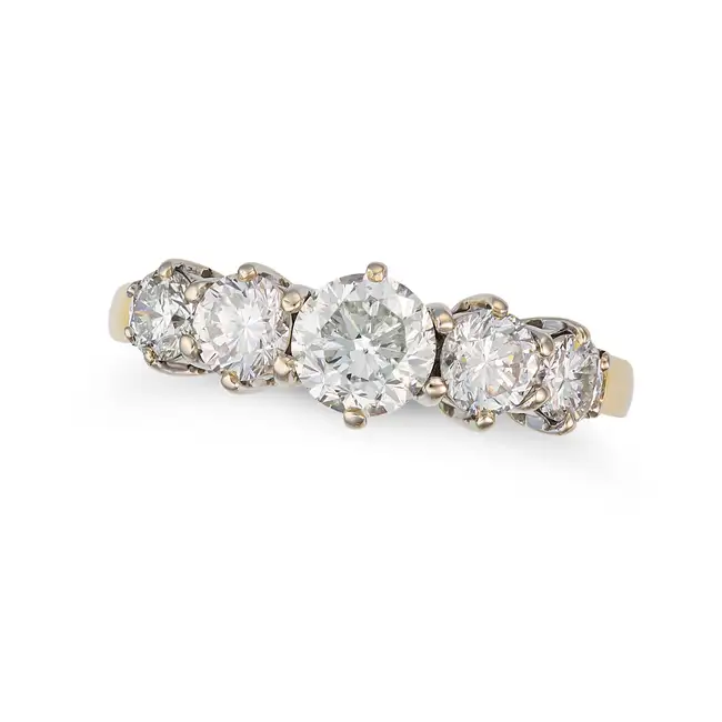 A DIAMOND FIVE STONE RING in 18ct yellow gold, set with five round brilliant cut diamonds