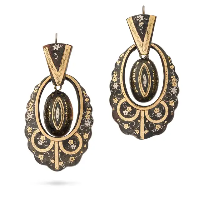 A PAIR OF ANTIQUE VICTORIAN PIQUE TORTOISESHELL HOOP EARRINGS each earring comprising a