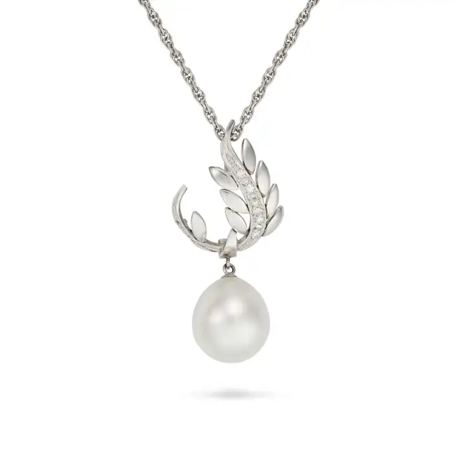 A PEARL AND DIAMOND PENDANT NECKLACE the pendant in foliate design, set with round brilliant cut
