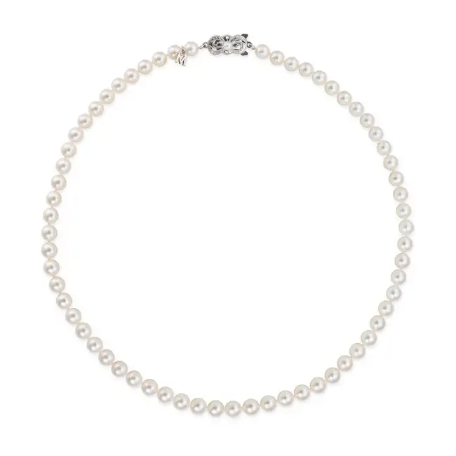 MIKIMOTO, A PEARL NECKLACE AND BRACELET SUITE the necklace comprising a single row of pearls, the