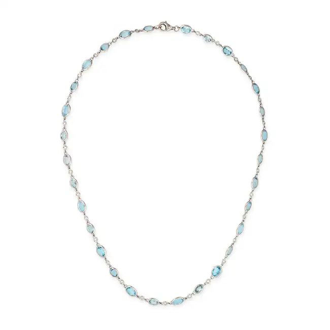 FAVERO, AN AQUAMARINE AND DIAMOND CHAIN NECKLACE in 18ct white gold, comprising a row of oval cut
