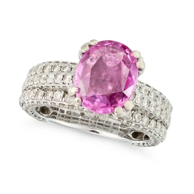 NO RESERVE - AN UNHEATED 3.10 CARAT PINK SAPPHIRE AND DIAMOND RING in 18ct white gold, set with an