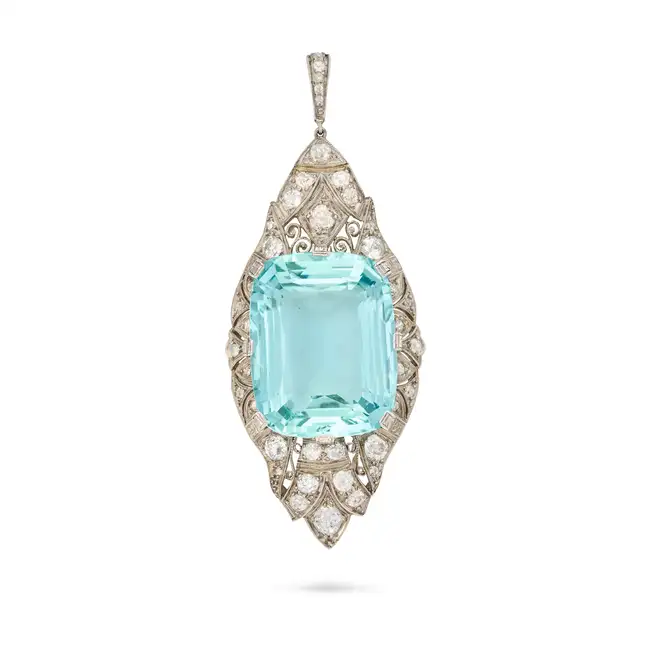 A FINE ANTIQUE AQUAMARINE AND DIAMOND PENDANT, EARLY 20TH CENTURY set with a cushion cut