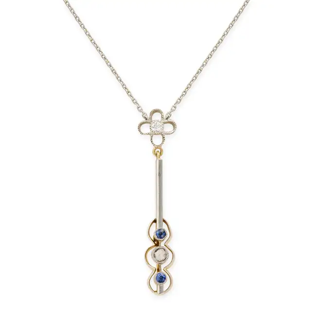 NO RESERVE - A SAPPHIRE AND DIAMOND PENDANT NECKLACE in platinum and yellow gold, designed as a