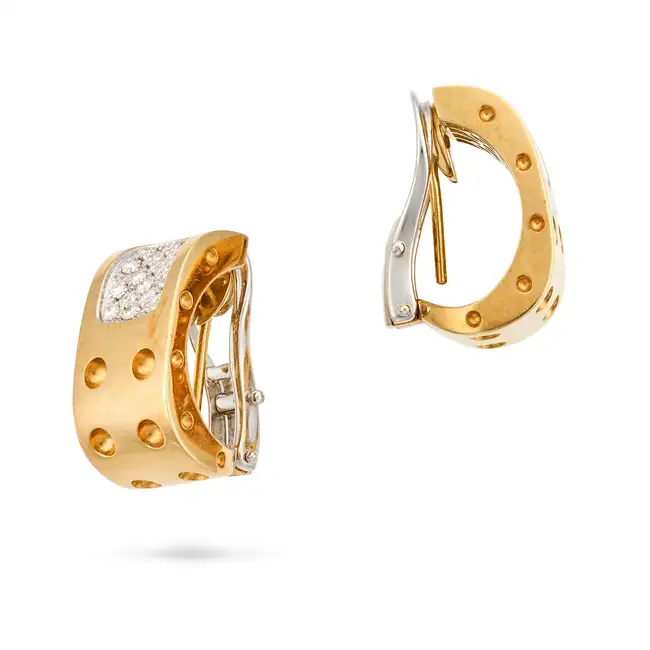 ROBERTO COIN, A PAIR OF DIAMOND POIS MOI HOOP EARRINGS each designed with circular indents, accented