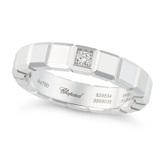 CHOPARD, A DIAMOND ICE CUBE RING in 18ct white gold, the band designed as stylised ice cubes, set