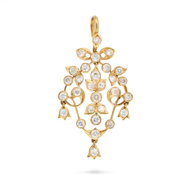 AN ANTIQUE DIAMOND PENDANT in foliate design, set throughout with old cut diamonds totalling 2.5-2.8