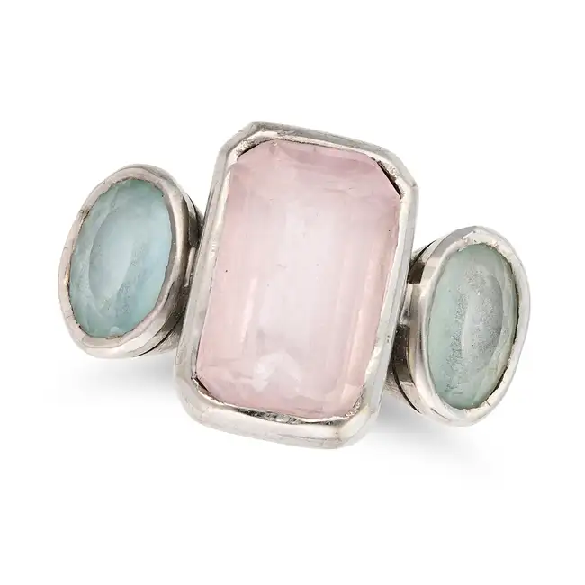 NO RESERVE - A MORGANITE AND AQUAMARINE THREE STONE RING in 18ct white gold, set with an octagonal