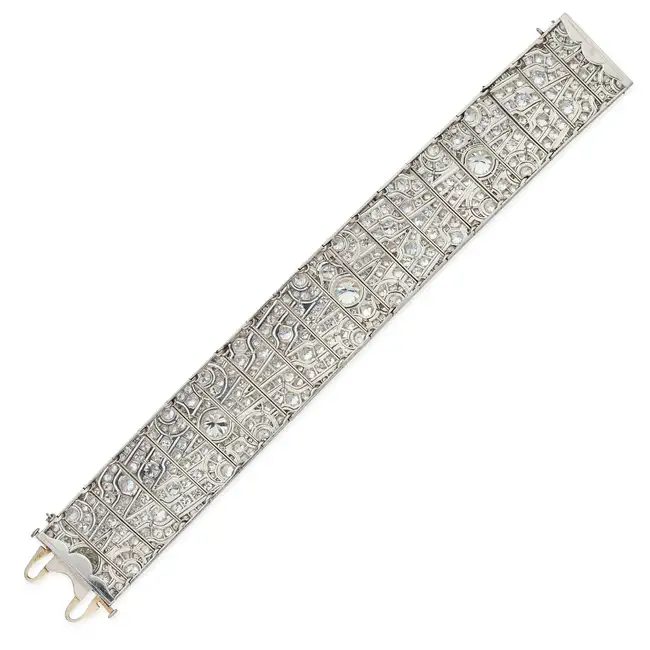 AN IMPORTANT FRENCH ART DECO DIAMOND BRACELET, CIRCA 1925 in platinum and 18ct white gold,
